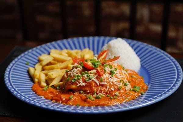 Filé de Frango à Parmegiana