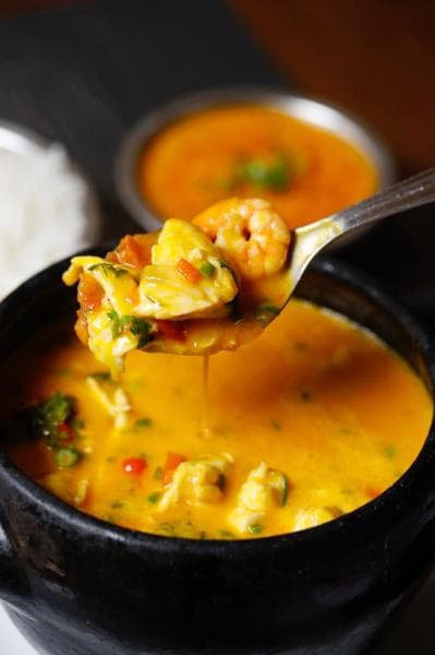 Moqueca Baiana com Camarões