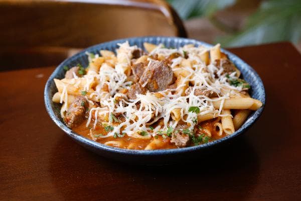 Pene com Ragu de Filé